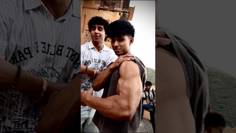 Small arms😱💔 #gym #gymmotivation #fitness #biceps #bodybuilding  #motivation #shorts