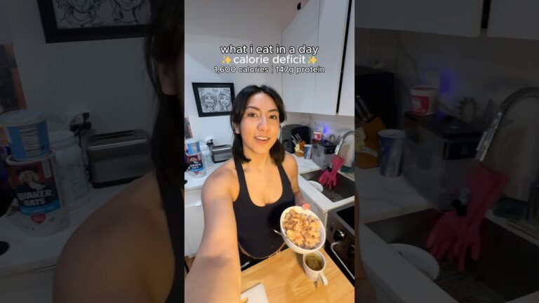 Full Day of Eating in a Calorie Deficit | high protein, weight loss, meal ideas