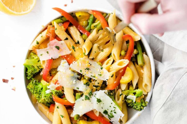 30-Minute Pasta Primavera (Veggie-Packed!)
